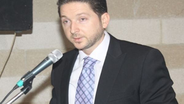 وزير الشباب والرياضة فيصل كرامي