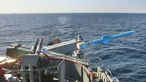القوات البحرية الايرانية تعلن نجاح اختبار صاروخيين من طراز كروز