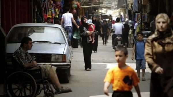 لاجئون فلسطينيون في مخيم البداوي