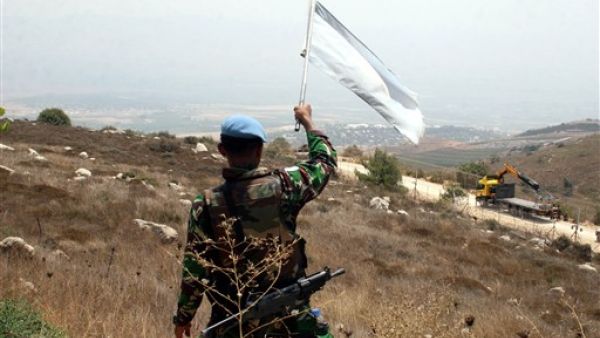  هدوء حذر واتصالات لضبط النفس 