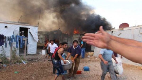 ارشيف/ حريق في خيام للاجئين السوريين في لبنان