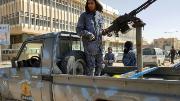 قوات تابعة لحفتر على بعد أقل من 30 كيلومتراً من طرابلس