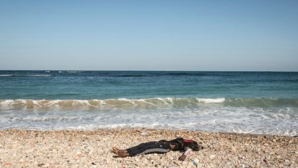 50 مهاجرا لقوا حتفهم قبالة ساحل ليبيا