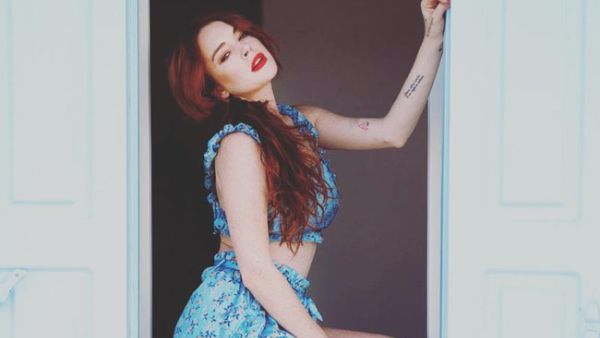 She's been living it up in Greece  (Source:c)