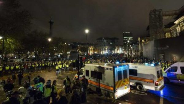 جاءت المظاهرة تلبية لدعوة أطلقتها مجموعة أنونيموس - أرشيف
