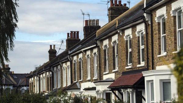 Houses in a residential area of south London. (Getty Images)