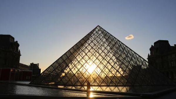 متحف اللوفر ينفي حصول تمييز بحق طلاب اسرائيليين