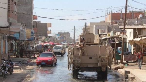 Loyalist forces on patrol against al-Qaeda militants in the south of Yemen. (AFP/Saleh al-Obeidi)
