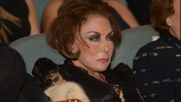 الفنانة لبنى عبدالعزيز