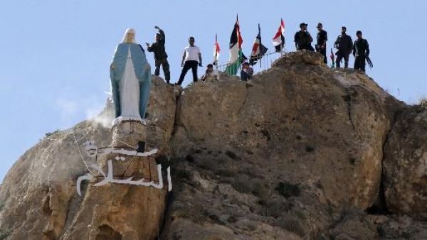 عادت معلولا الى سابق عهدها مع عودة التمثال