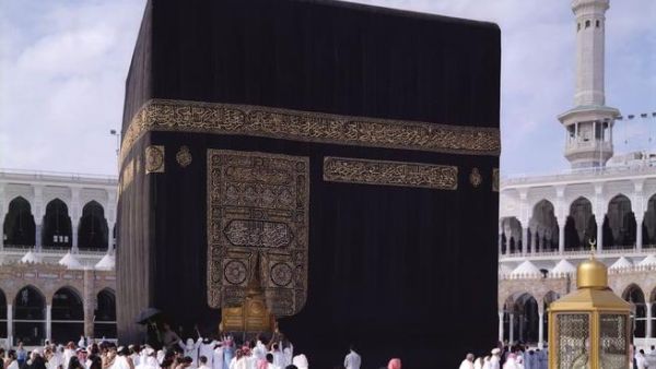 اغلو يدنس قدسية الحرم