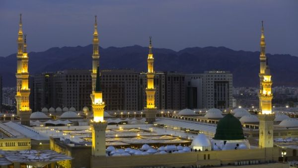التقرير يتحدث عن المآذن العشر للمسجد النبوي في المدينة المنورة 
