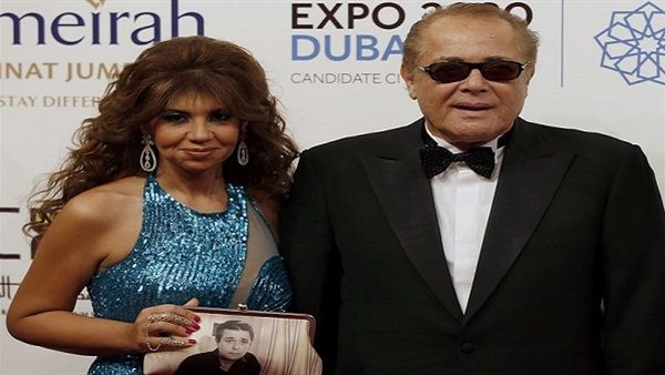 الفنان الراحل محمود عبدالعزيز وزوجته