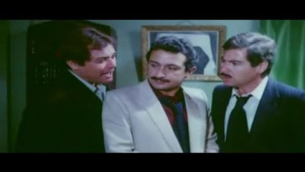 صورة تجمع النجوم محمود عبدالعزيز وحسين فهمي ونور الشريف