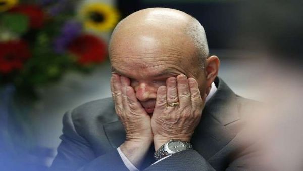 مايكل هايدن مدير سابق لوكالتي المخابرات المركزية والأمن القومي الأمريكي
