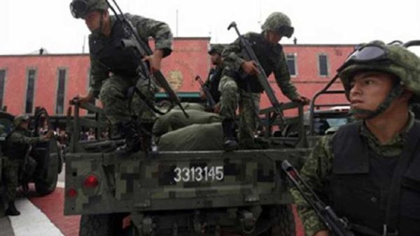 قتلت امرأة عن طريق الخطأ حيث تصادف وجودها في مكان الحادث