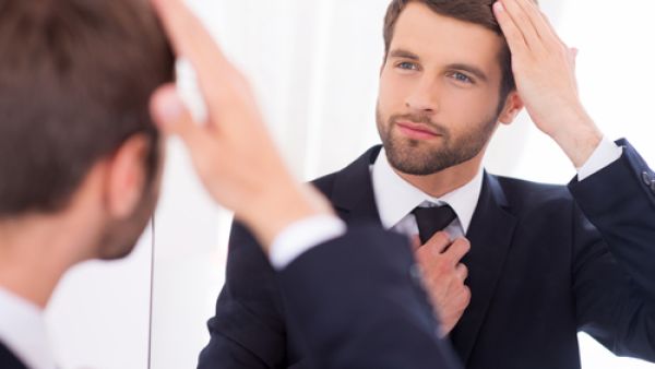 أناقة الرجل وحسن مظهره من أهم الأسباب التي تدفع المرأة إلى الانجذاب إليه