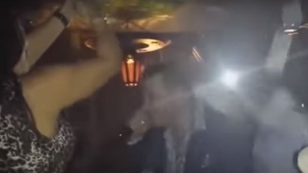 فتاة جميلة ترش الأموال على فنان مغربي شهير..شاهد
