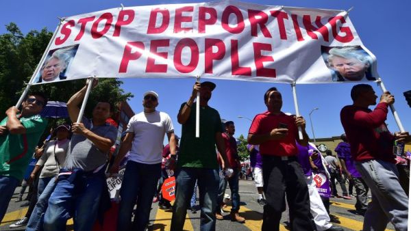 Protesters in Los Angeles on 1 May (AFP/File Photo)