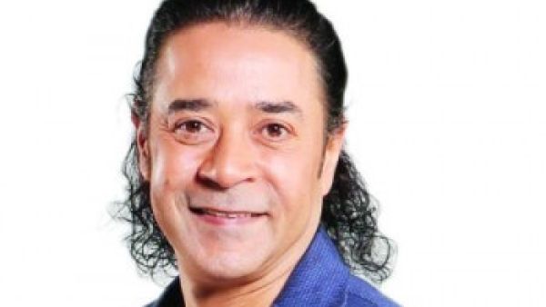 مدحت صالح يغني لـ(صابر غوغل)