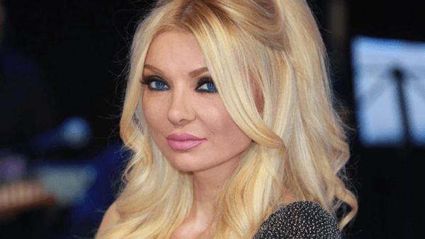 المثيرة للجدل ميريام كلينك