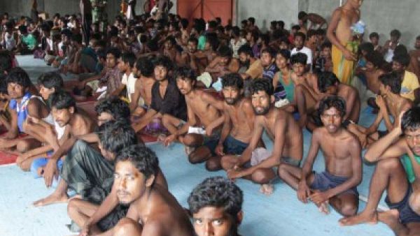 انقاذ أكثر من 700 مهاجر قبالة سواحل اندونيسيا