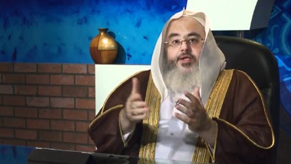 المنجد درس العلم الشرعي على يد أبرز علماء السعودية 