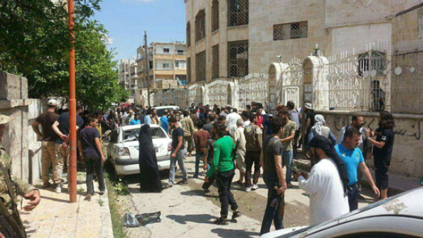 انتحاريا ركض باتجاه سيارة كانت تقل المحيسني، وفجر نفسه بالقرب منها 