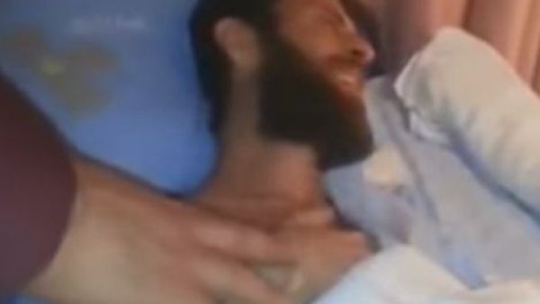 اسرائيل تمنع عائلة القيق المضرب عن الطعام من زيارته
