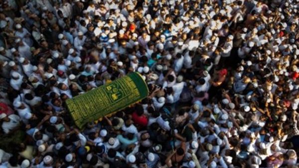 قتل "كو ني" (63 عاما) المعروف بأنه من أنصار السلام والتسامح في البلاد برصاصة في رأسه 