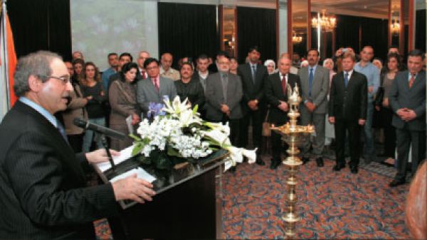 الحكومة لا تنظر في إمكانية إقامة نظام فدرالي في سوريا