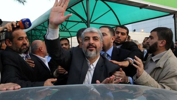 Khaled Meshaal waves as he leaves the Gaza Strip on Monday (AFP PHOTO / HO / ISMAIL HANIYA'S OFFICE) Khaled Meshaal waves as he leaves the Gaza Strip on Monday (AFP PHOTO / HO / ISMAIL HANIYA'S OFFICE)