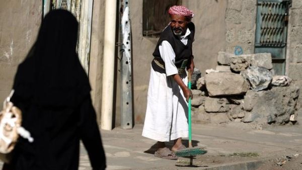 A Yemeni man sweeps a street during the "Sharik (participate), My contribution builds Yemen" cleaning campaign in the capital. (AFP PHOTO/ MOHAMMED HUWAIS) A Yemeni man sweeps a street during the "Sharik (participate), My contribution builds Yemen" cleaning campaign in the capital. (AFP PHOTO/ MOHAMMED HUWAIS)