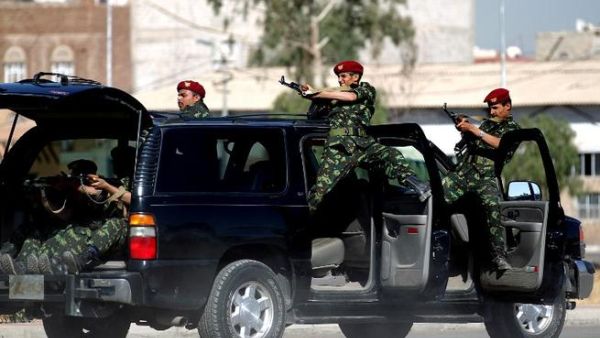Soldiers of the Republican Guard show off their skills during the graduation ceremony for the first batch of a Personal Protection Battalion in the Yemeni capital Sanaa, on Sunday. (AFP PHOTO/ MOHAMMED HUWAIS)