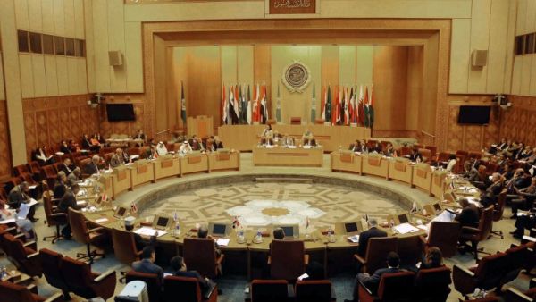 EGYPT, Cairo : Representatives of Arab countries hold an extra-ordinary meeting at the Arab League headquarters in Cairo, August 27, 2013, to discuss the latest political and military crisis in Syria. AFP PHOTO/STR