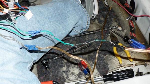 Getting their wires crossed