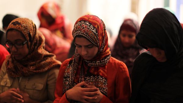 Veiling pleasure in prayer: Prayers do not run over five to ten minutes at the most, but places close for an hour