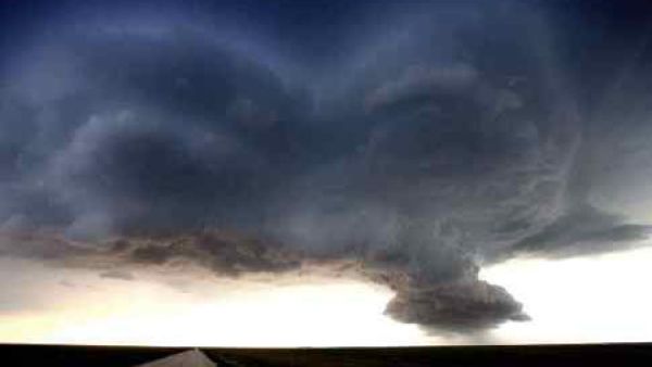 واكفهرت السماء