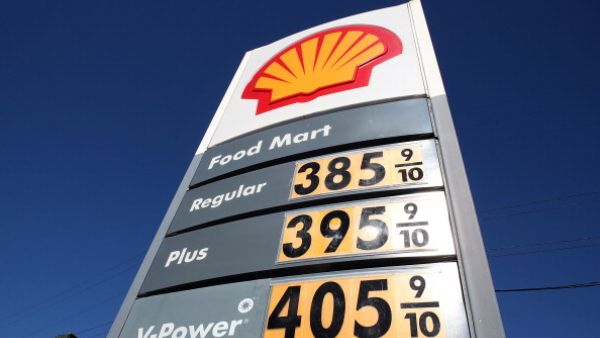 Gas Prices Continue To Rise As Uprisings In Mideast Drive Price Of Crude Oil Up (Getty Images)