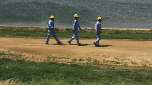 Construction workers in Saudi Arabia