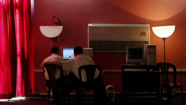 In Kuwaiti cafes, placing an order for some porn with your carrot cake won&#039;t fly with the law.