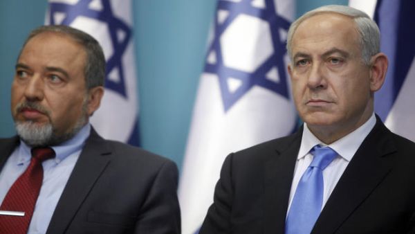 Avigdor Lieberman (L) with Israeli prime minister, Binyamin Netanyahu (R)