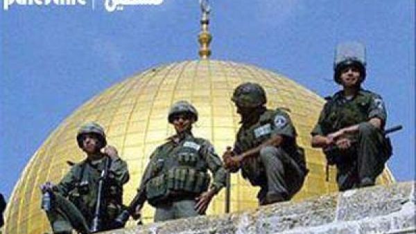 جنود اسرائيليون على سطح قبة الصخرة