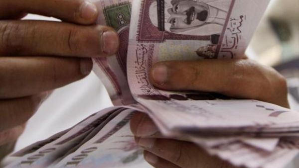  Kuwait ranked third in the Gulf with $8.5 billion sent abroad in 2012, while the expats in Saudi Arabia transferred $27.6 billion, and expats in United Arab Emirates remitted $20.3 billion.