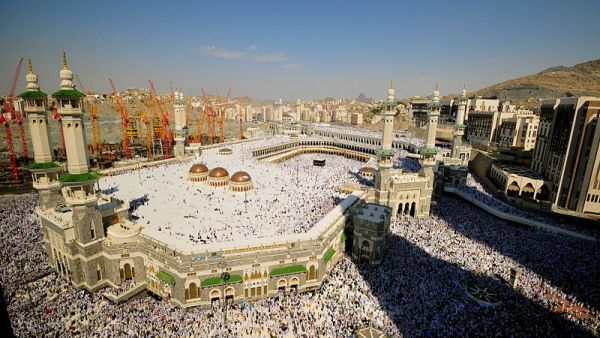 The Grand Mosque, Makkah (Source: Wikimedia/AJE)