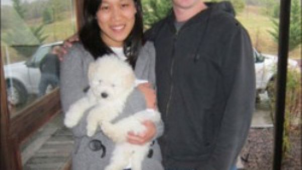  مارك زاكربرغ وصديقته والكلب