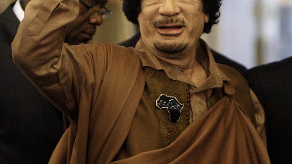 Gaddafi quashes people threats by threatening back