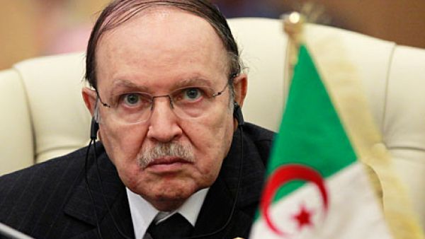 أحد المتظاهرين "نحن هنا لنقول إن هذه الانتخابات لا تعنينا لا من قريب ولا من بعيد