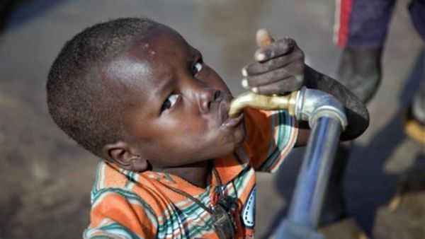 The Sudanese justice minister, Mohamed Bishara Dousa, said that the United States economic sanctions imposed on Sudan have seriously affected lives of the Sudanese people. 