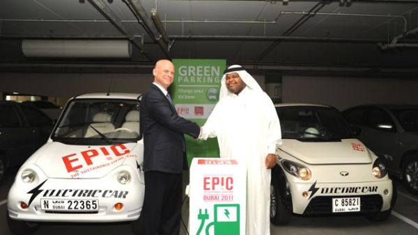 دينيس لو فرانسوا، مدير عام إيبيك ويوسف مبارك، المدير التنفيذي للعمليات في مؤسسة دبي للفعاليات والترويج التجاري
